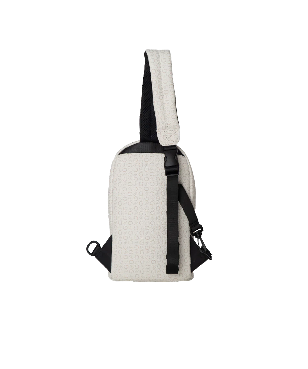 GUESS Travels Bag - Image 4