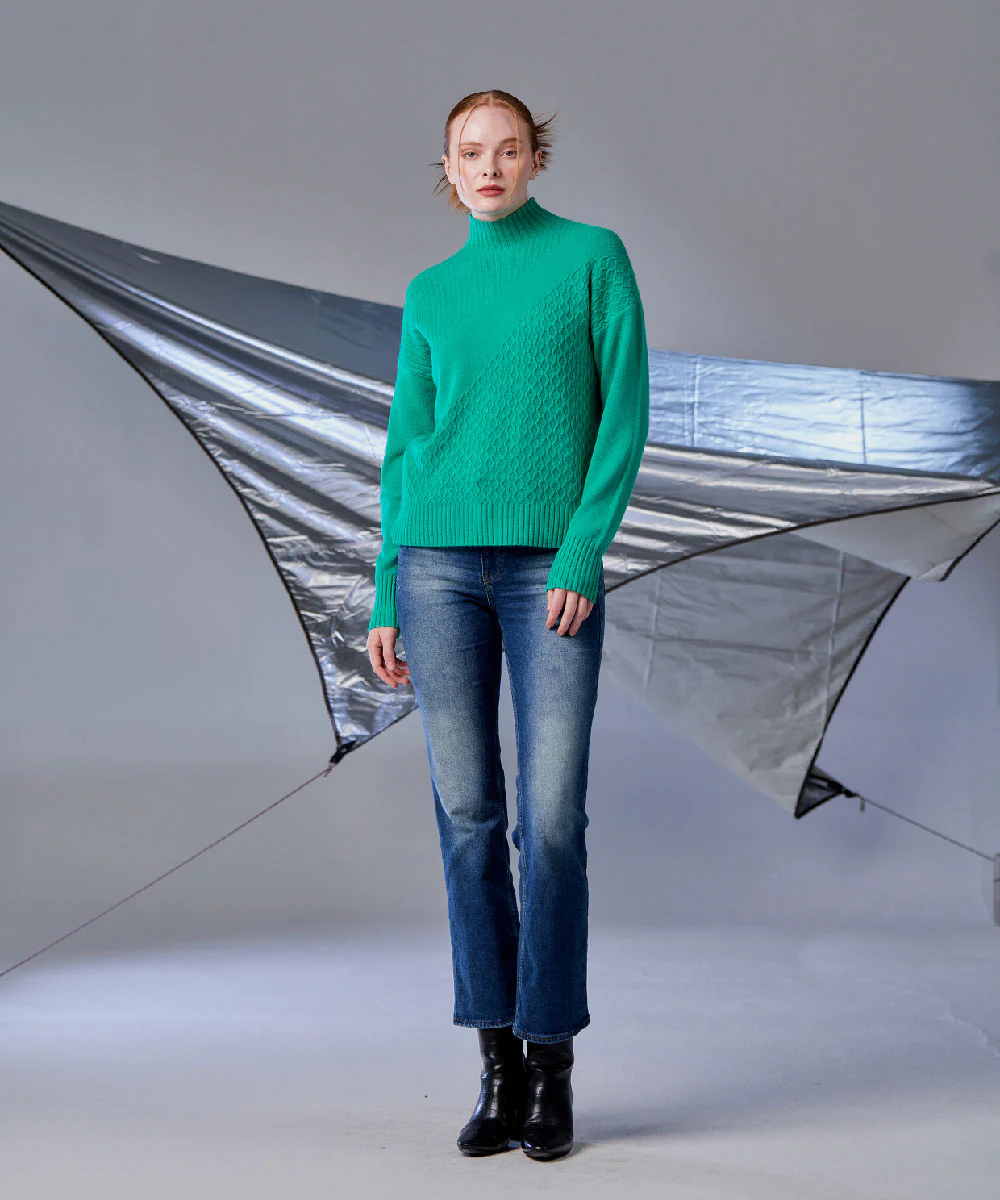 Women's Mock Neck Knitted Sweater KSW23123